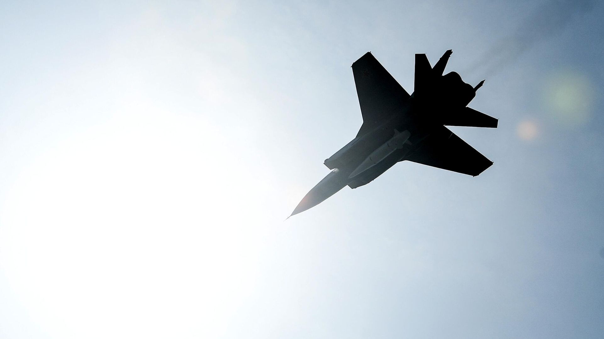 MiG-31 Foxhound fighter-interceptor with the Kinzhal high-precision hypersonic aero-ballistic missile MiG-31 Foxhound fighter-interceptor with the Kinzhal high-precision hypersonic aero-ballistic missile - Sputnik International, 1920, 06.10.2024