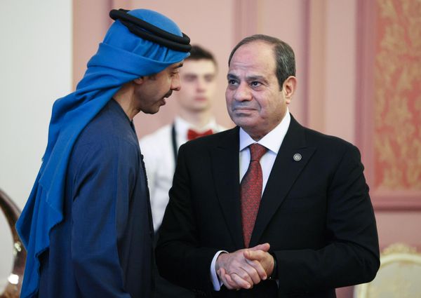 UAE Foreign Minister Sheikh Abdullah bin Zayed meets with Egyptian President Abdel Fattah El-Sisi prior to the summit's concert and informal dinner. - Sputnik International