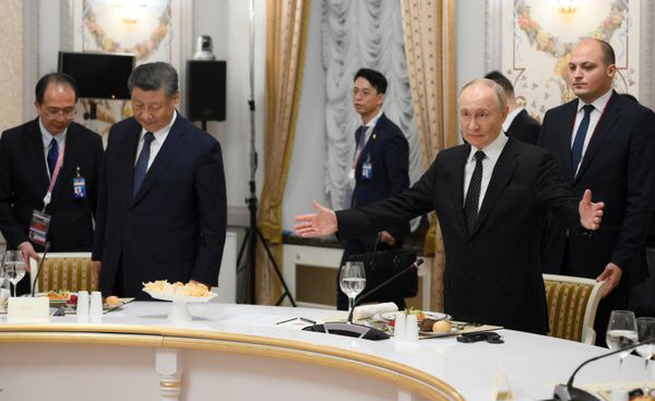 Russian President Vladimir Putin and Chinese President Xi Jinping get set to participate in the informal dinner for BRICS heads of delegation. - Sputnik International