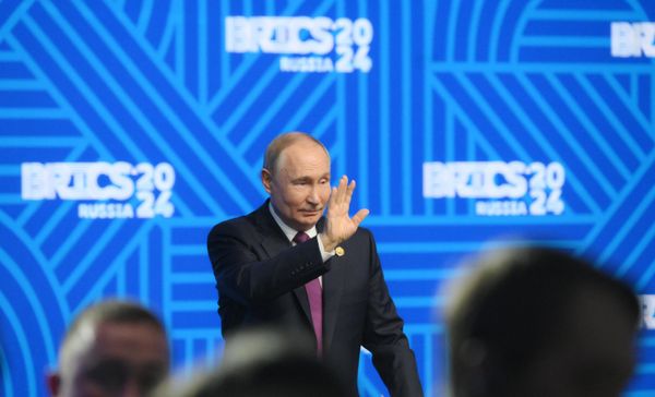 However, despite NATO’s involvement, “the Russian Army is acting confidently on all fronts," stressed Putin. - Sputnik International