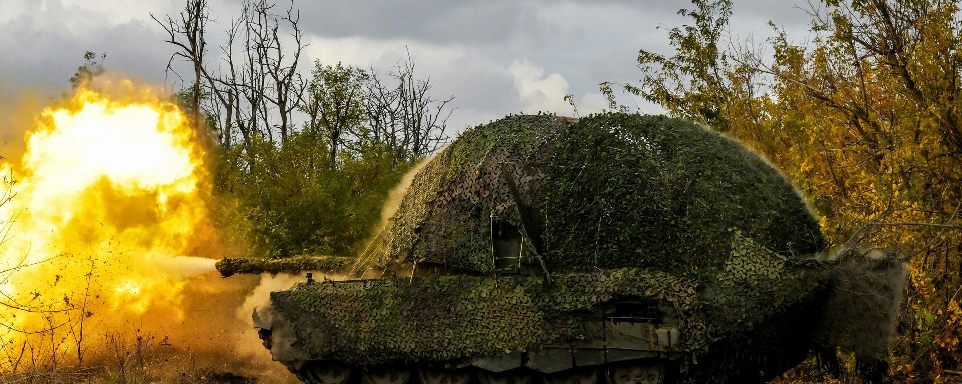 Russia’s T-72B3M tank is seen firing at the Ukrainian army’s positions in the special military operation zone. File photo Russia’s T-72B3M tank is seen firing at the Ukrainian army’s positions in the special military operation zone. File photo - Sputnik International, 1920, 06.12.2024