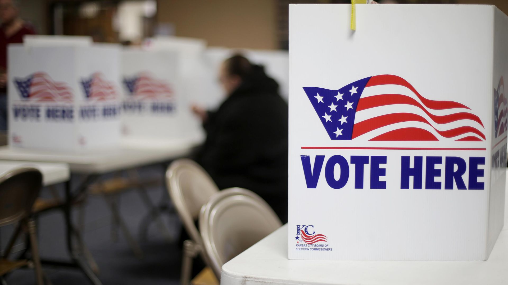 A woman votes in the presidential primary election at the the Summit View Church of the Nazarene in Kansas City, Mo., on March 10, 2020 A woman votes in the presidential primary election at the the Summit View Church of the Nazarene in Kansas City, Mo., on March 10, 2020 - Sputnik International, 1920, 05.11.2024