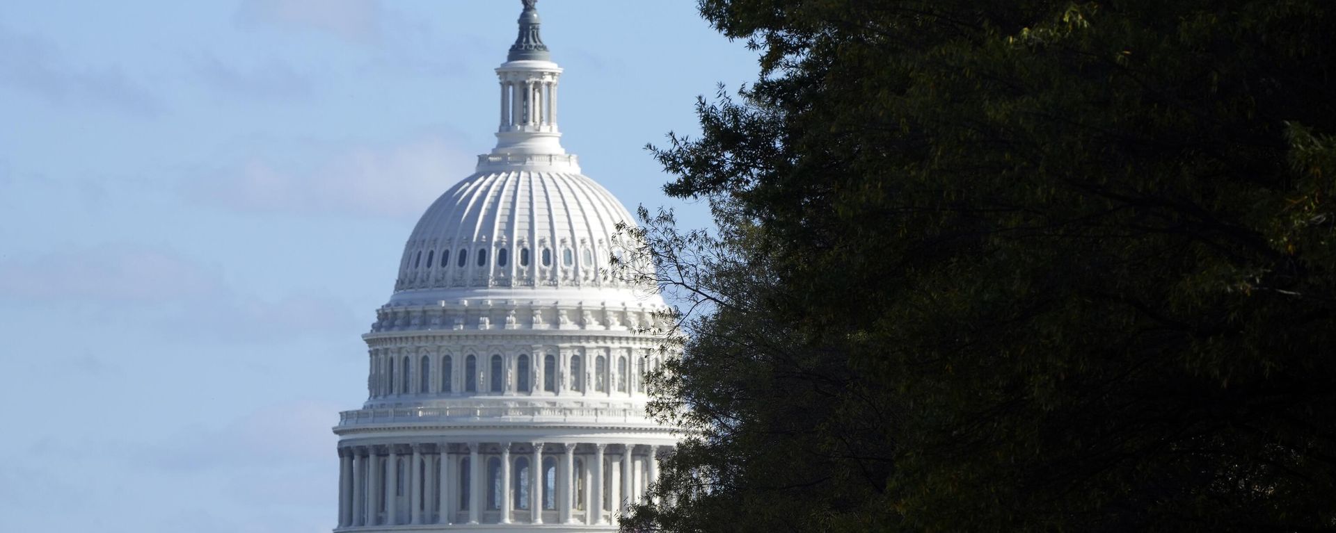 The US Capitol is seen from Pennsylvania Avenue in Washington, on Election Day, Tuesday, Nov. 5, 2024. The US Capitol is seen from Pennsylvania Avenue in Washington, on Election Day, Tuesday, Nov. 5, 2024. - Sputnik International, 1920, 01.10.2025