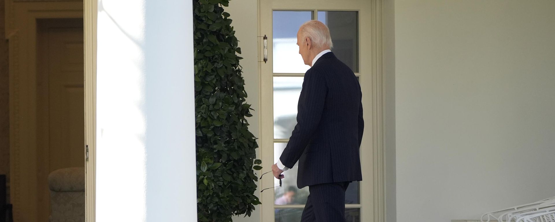 President Joe Biden departs after speaking in the Rose Garden of the White House in Washington, Thursday, Nov. 7, 2024. President Joe Biden departs after speaking in the Rose Garden of the White House in Washington, Thursday, Nov. 7, 2024. - Sputnik International, 1920, 10.11.2024
