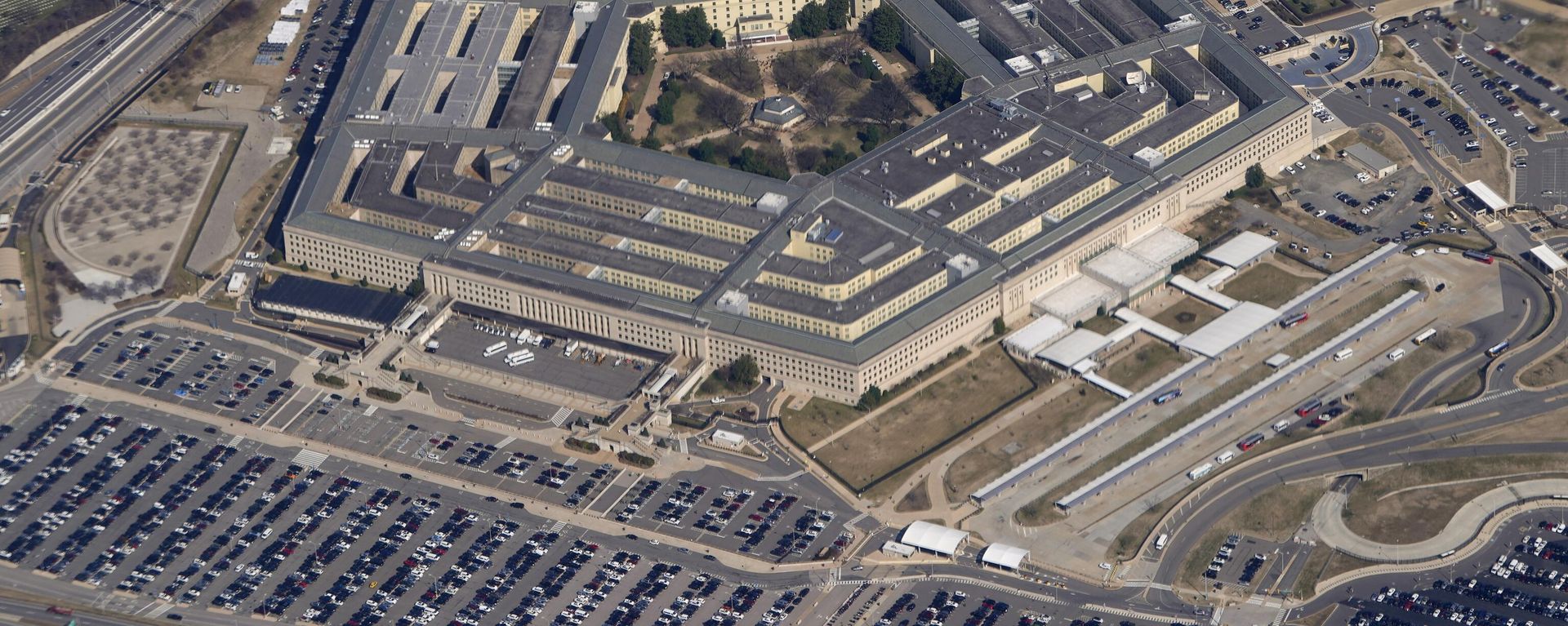 The Pentagon is seen from Air Force One as it flies over Washington, March 2, 2022. The Pentagon is seen from Air Force One as it flies over Washington, March 2, 2022. - Sputnik International, 1920, 04.09.2025