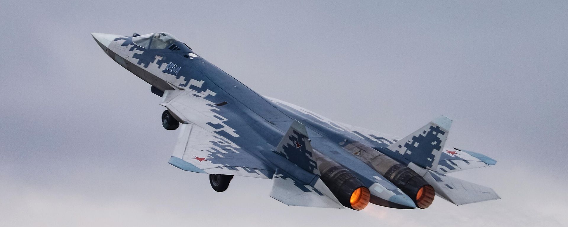 The Russian Sukhoi SU-57 E fighter jet performs during the 15th China International Aviation and Aerospace Exhibition, also known as Airshow China, in Zhuhai, Guangdong Province, China - Sputnik International, 1920, 30.05.2026