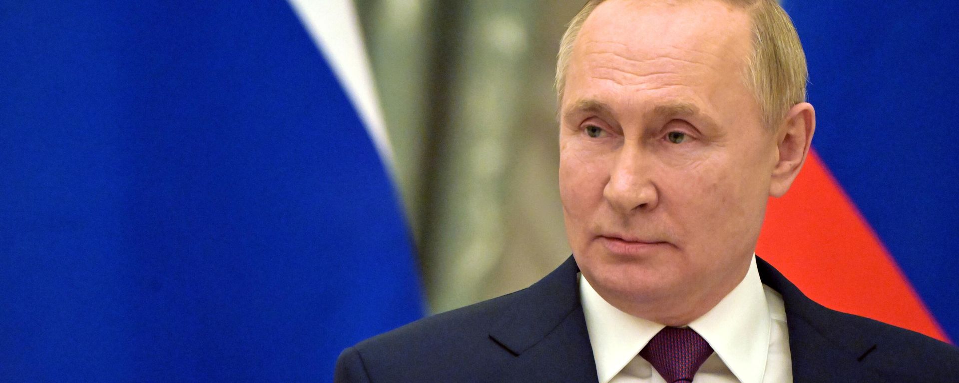 Russian President Vladimir Putin attends a joint press conference with German Chancellor Olaf Scholz following their meeting at Moscow's Kremlin, Russia. - Sputnik International, 1920, 26.12.2024