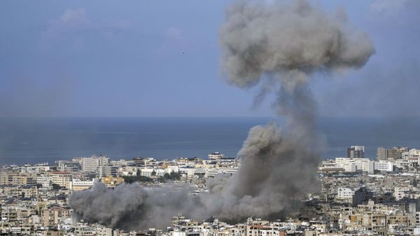 Smoke rises after an Israeli airstrike on Dahiyeh, in the southern suburb of Beirut, Lebanon, Saturday, Nov. 16, 2024. - Sputnik International