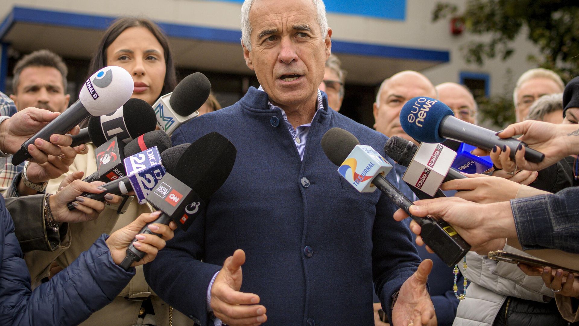 Calin Georgescu, running as an independent candidate for president, speaks to media after registering his bid in the country's presidential elections, in Bucharest, Romania, Tuesday, Oct. 1, 2024. Calin Georgescu, running as an independent candidate for president, speaks to media after registering his bid in the country's presidential elections, in Bucharest, Romania, Tuesday, Oct. 1, 2024. - Sputnik International, 1920, 07.12.2024