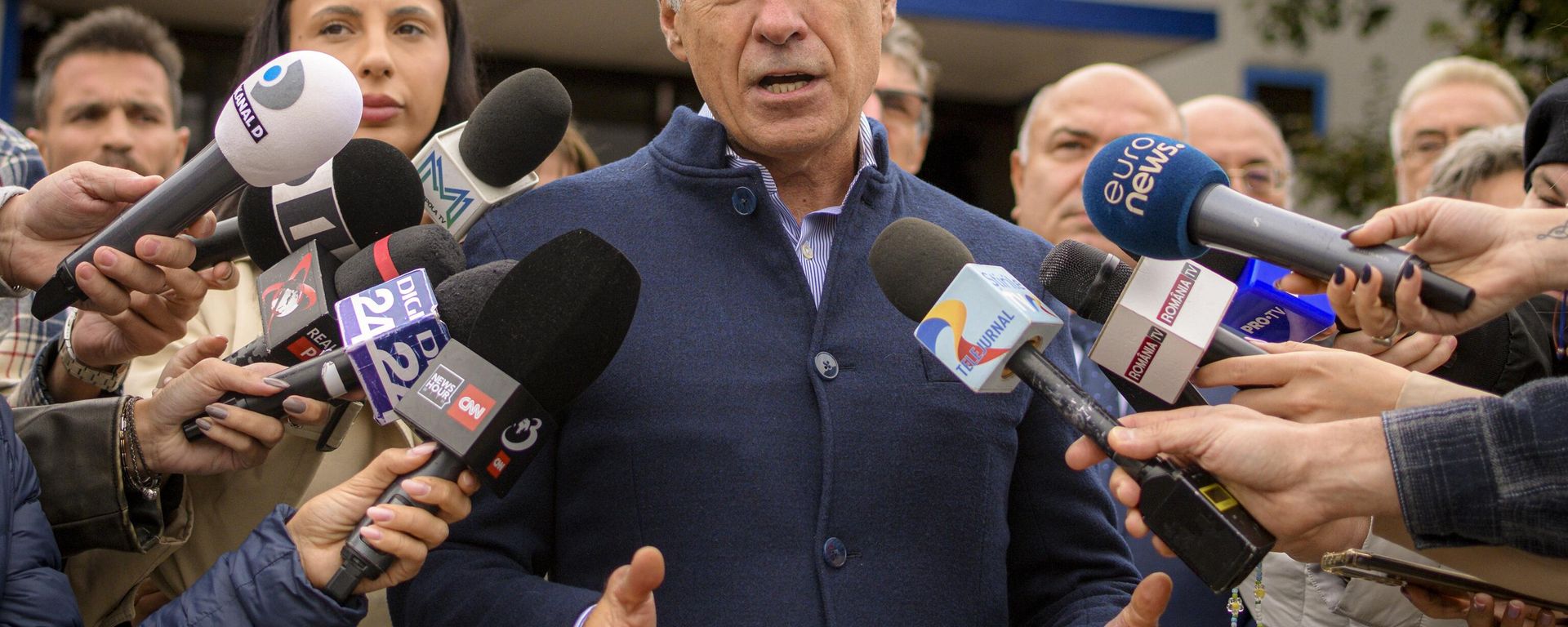 Calin Georgescu, running as an independent candidate for president, speaks to media after registering his bid in the country's presidential elections, in Bucharest, Romania, Tuesday, Oct. 1, 2024. Calin Georgescu, running as an independent candidate for president, speaks to media after registering his bid in the country's presidential elections, in Bucharest, Romania, Tuesday, Oct. 1, 2024. - Sputnik International, 1920, 25.11.2024