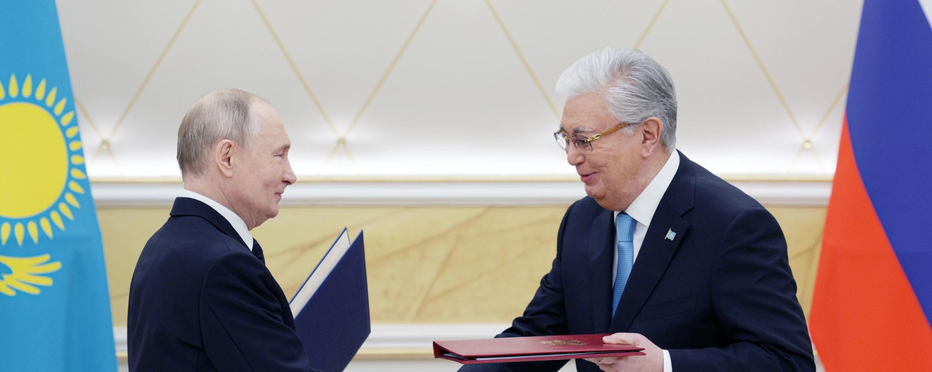 Russian President Putin and Kazakh President Tokayev, Astana, November 27, 2024 - Sputnik International, 1920, 11.11.2025