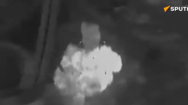 The Syrian air force launched a series of strikes on a convoy of militant armored vehicles on the M-5 Aleppo-Damascus highway, disrupting their advance. - Sputnik International