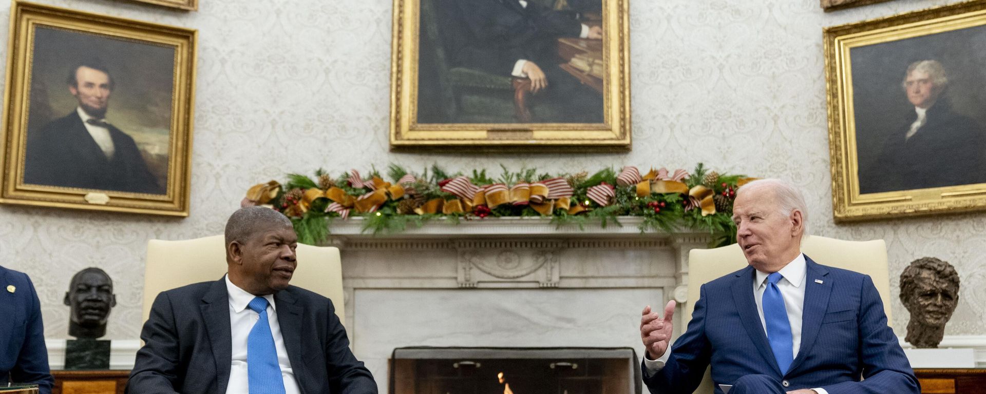 President Joe Biden meets with Angola's President Joao Manuel Goncalves Lourenco in the Oval office of the White House, Thursday, Nov. 30, 2023, in Washington. President Joe Biden meets with Angola's President Joao Manuel Goncalves Lourenco in the Oval office of the White House, Thursday, Nov. 30, 2023, in Washington. - Sputnik International, 1920, 01.12.2024