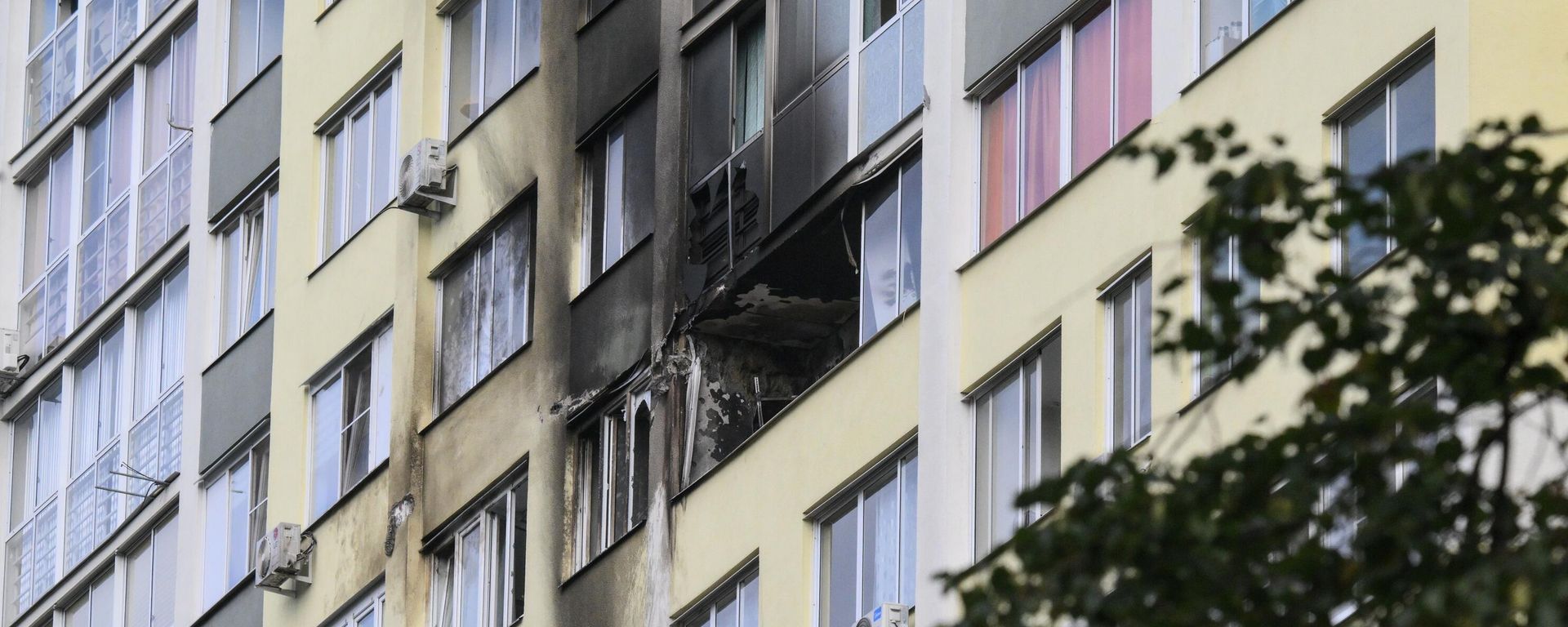 A damaged apartment block following a Ukrainian drone attack on Ramenskoye, Moscow region, Russia. File photo - Sputnik International, 1920, 16.02.2026