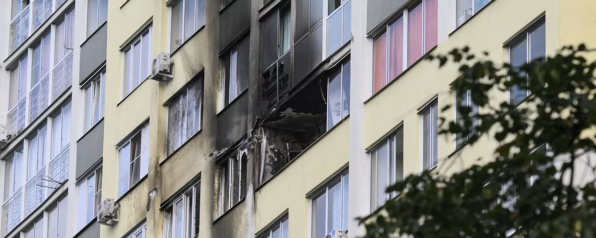 A damaged apartment block following a Ukrainian drone attack on Ramenskoye, Moscow region, Russia. File photo - Sputnik International, 1920, 02.08.2026