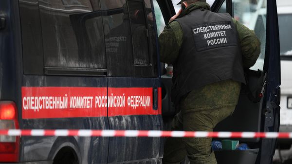 A representative of the Investigative Committee at the site of an explosion near an apartment building on Ryazansky Prospekt. - Sputnik International