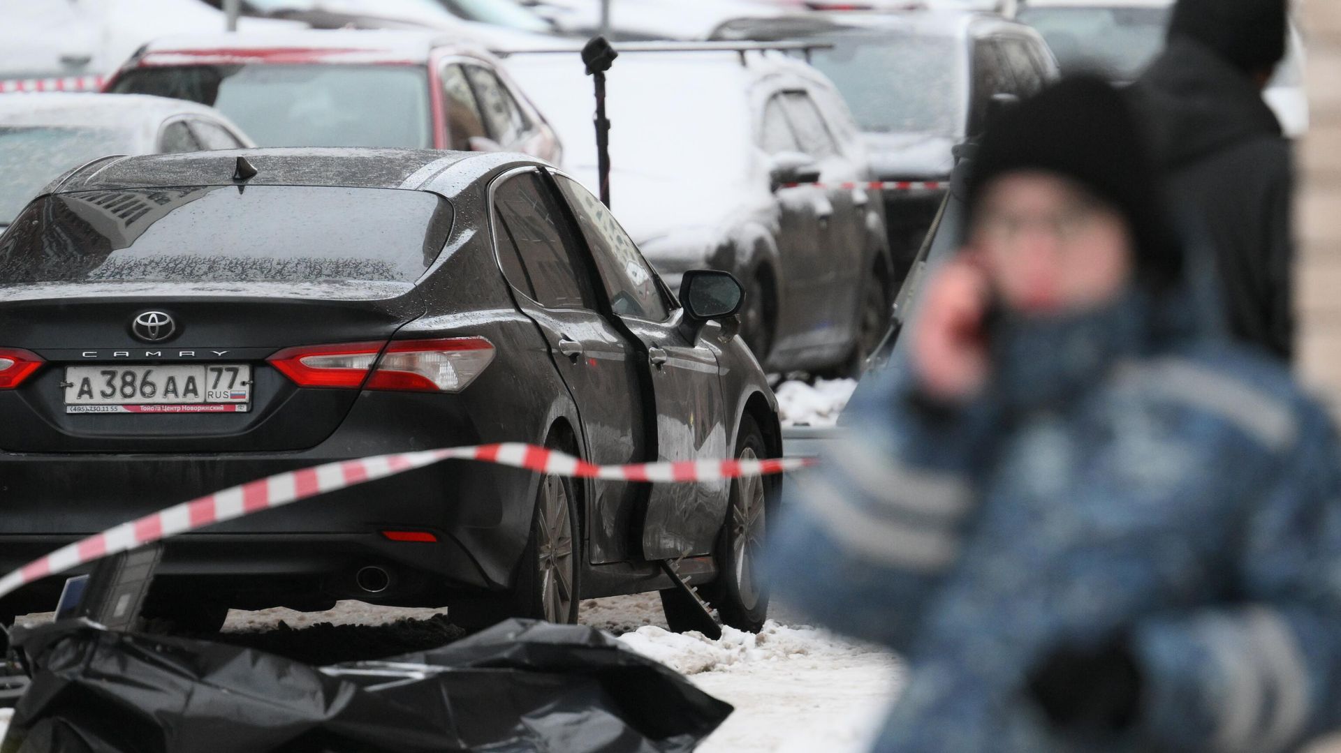 Investigators work at a scene of an explosion in which Lieutenant General Igor Kirillov, the head of the Troops of Radiological, Chemical and Biological Defence of the Russian armed forces, and his assistant were killed. Investigators work at a scene of an explosion in which Lieutenant General Igor Kirillov, the head of the Troops of Radiological, Chemical and Biological Defence of the Russian armed forces, and his assistant were killed. - Sputnik International, 1920, 18.12.2024