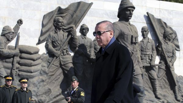 Turkey's President Recep Tayyip Erdogan walks during a ceremony marking the 102nd anniversary of Gallipoli campaign, in Gallipoli peninsula where troops under British command landed in 1915. File photo. - Sputnik International