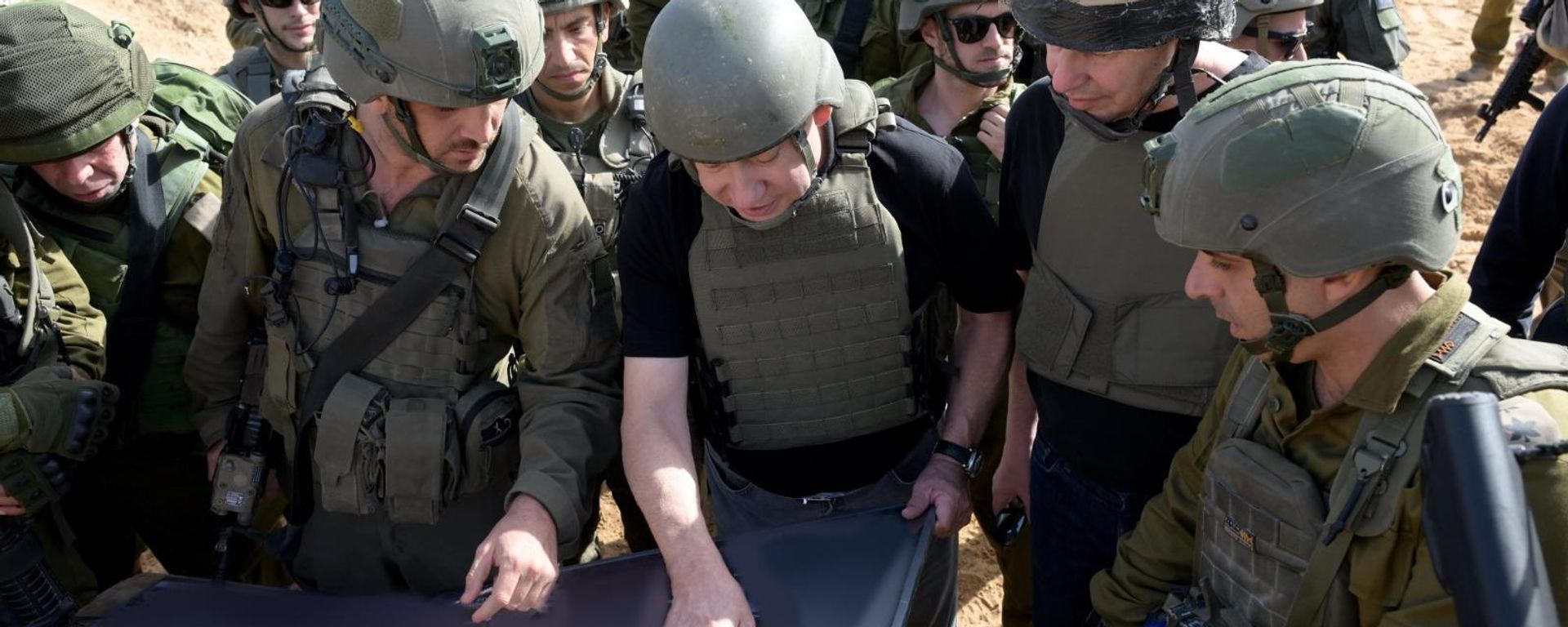 Benjamin Netanyahu points to digitally censored map put out by the Israeli Prime Minister's Office during November 2023 visit to Gaza. Benjamin Netanyahu points to digitally censored map put out by the Israeli Prime Minister's Office during November 2023 visit to Gaza. - Sputnik International, 1920, 27.12.2024