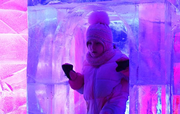 Kids and adults alike can enjoy thrilling ice mazes inspired by enchanting fairy tales. - Sputnik International