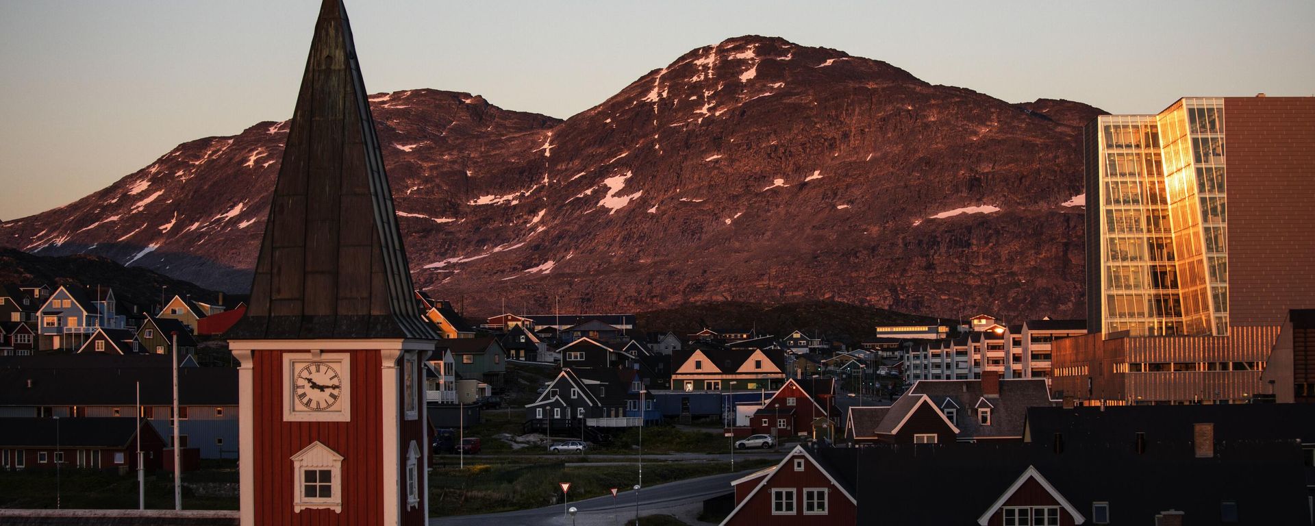 The sun sets over Nuuk, Greenland, Monday, July. 31, 2017 - Sputnik International, 1920, 09.10.2026