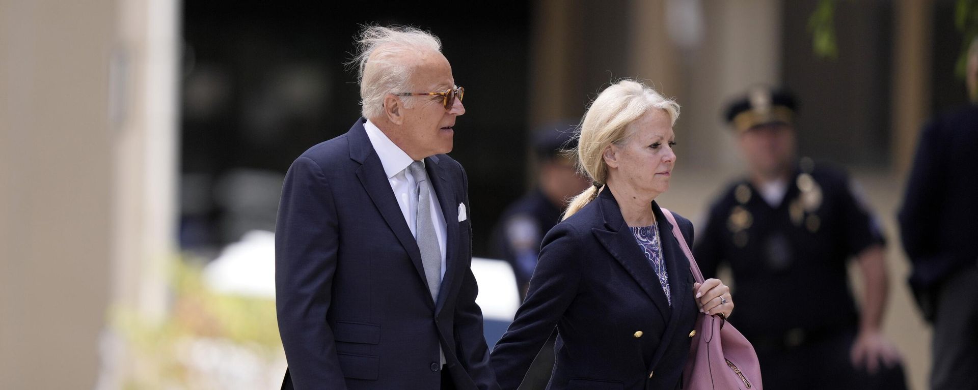 James Biden, President Joe Biden's brother and uncle to Hunter Biden, left, and Sara Biden arrive at federal court, June 7, 2024, in Wilmington, Del. James Biden, President Joe Biden's brother and uncle to Hunter Biden, left, and Sara Biden arrive at federal court, June 7, 2024, in Wilmington, Del. - Sputnik International, 1920, 22.01.2025
