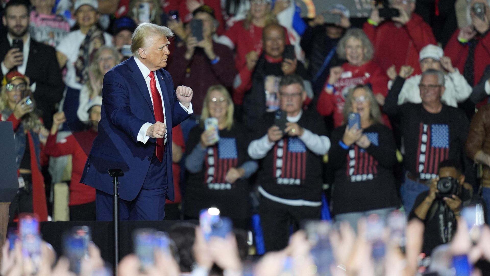 President Donald Trump dances as he departs after speaking about the economy during an event at the Circa Resort and Casino in Las Vegas, Saturday, Jan. 25, 2025. President Donald Trump dances as he departs after speaking about the economy during an event at the Circa Resort and Casino in Las Vegas, Saturday, Jan. 25, 2025. - Sputnik International, 1920, 28.01.2025