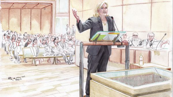 FILE - This courtroom sketch by Valentin Pasquier shows French far-right leader Marine Le Pen during his trial, facing court on charges of embezzling EU funds at the Paris court house, in Paris France, Monday, Oct. 14, 2024. - Sputnik International