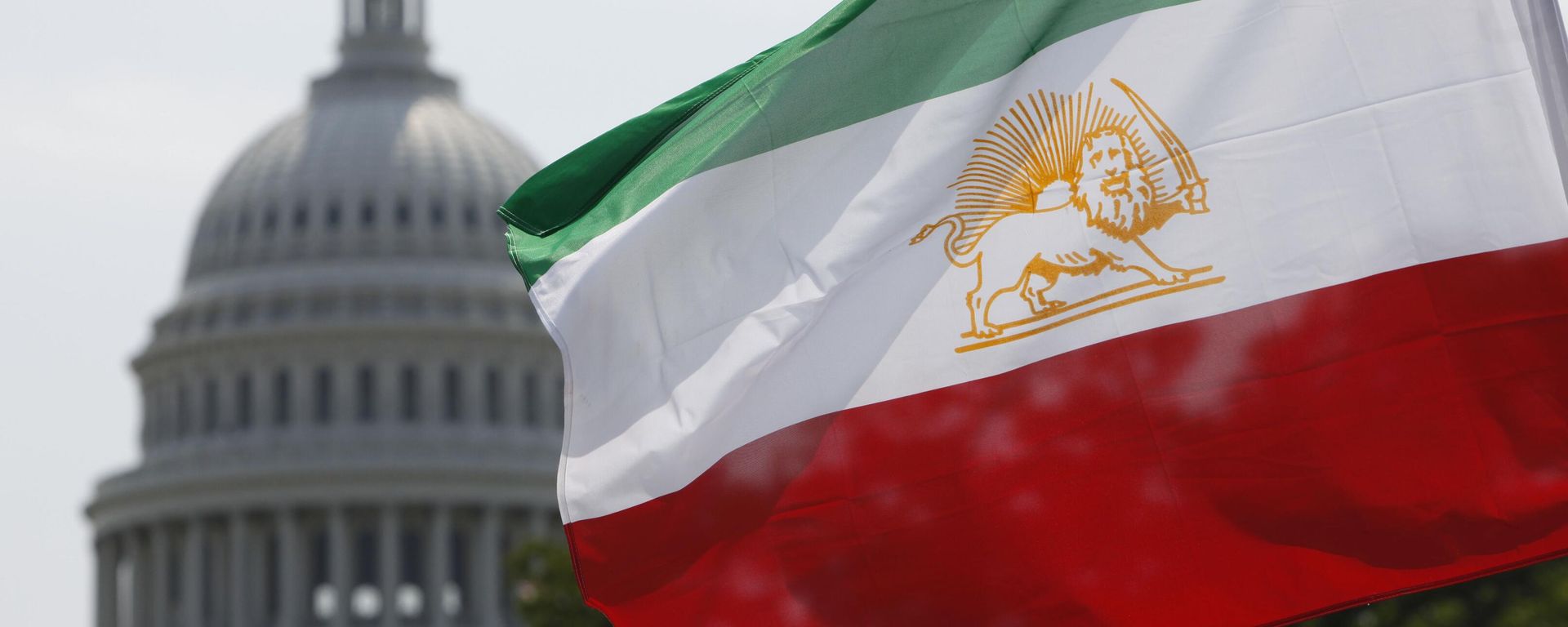 An Iranian flag is seen in front of the US Capitol on July 11, 2009. - Sputnik International, 1920, 21.06.2026