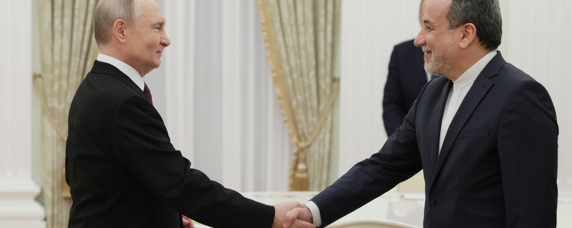 Russian President Vladimir Putin meeting with Iranian Foreign Minister Abbas Araghchi - Sputnik International, 1920, 21.06.2025