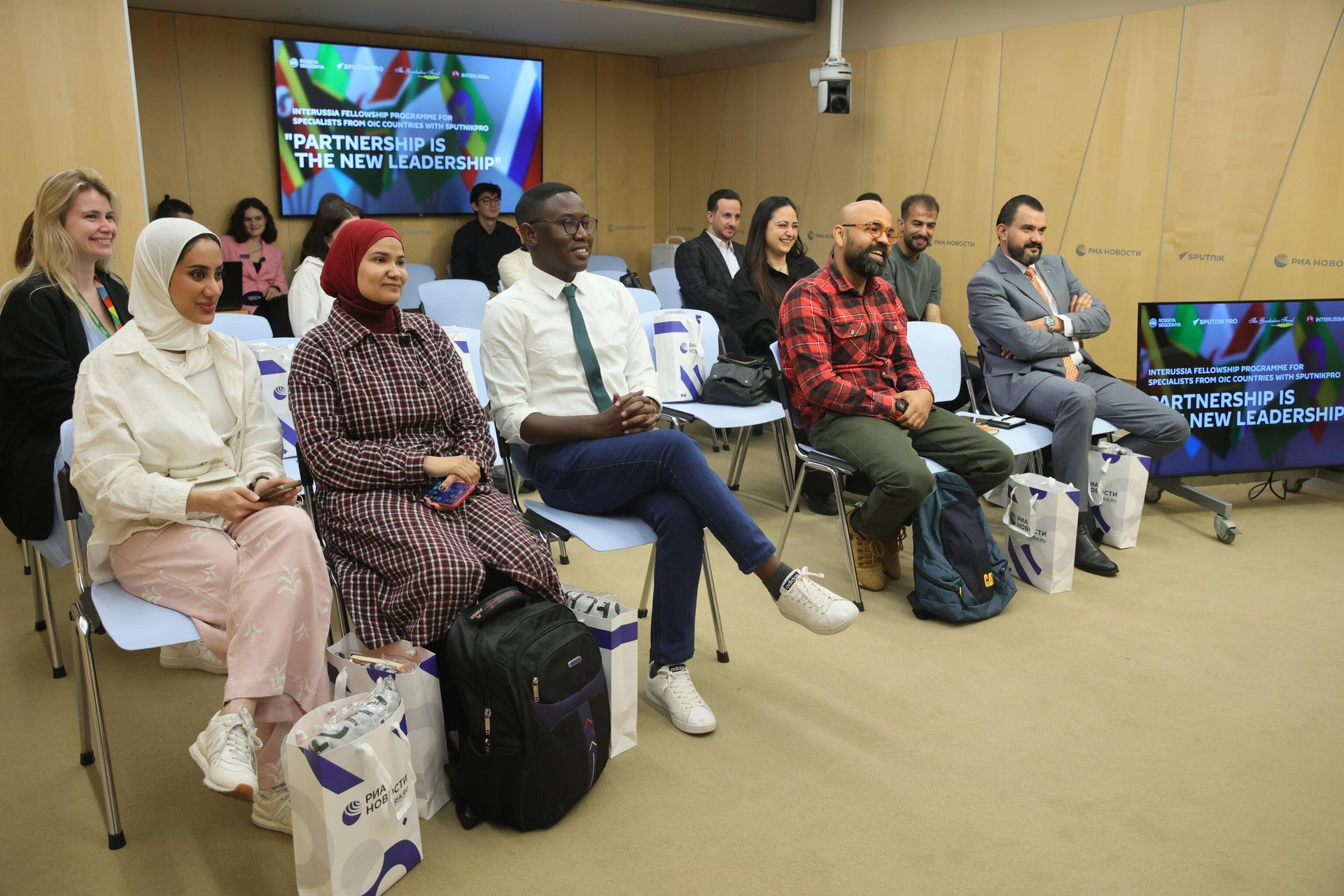 SputnikPro: lectures for representatives of foreign media within the framework of the InteRussia OIC program - Sputnik International, 1920, 22.04.2025