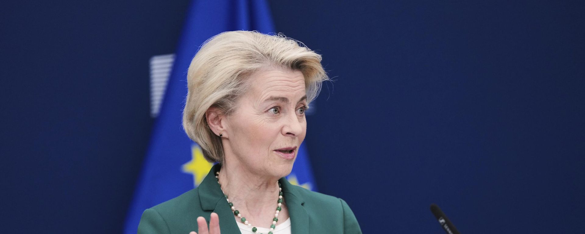 European Commission President Ursula von der Leyen addresses journalists during a media conference at EU headquarters in Brussels, Monday, April 7, 2025. - Sputnik International, 1920, 26.01.2026