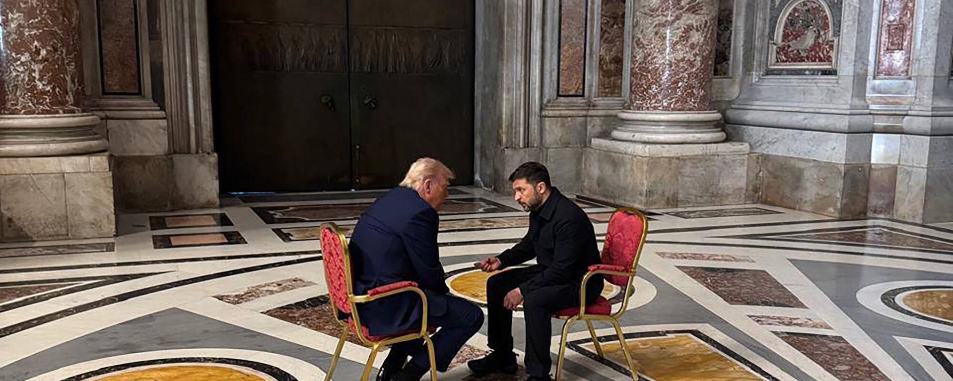 In this photo provided by the Ukrainian Presidential Press Office, Ukraine's President Volodymyr Zelenskyy, right, and President Donald Trump, talk as they attend the funeral of Pope Francis in Vatican, Saturday, April 26, 2025. - Sputnik International, 1920, 19.05.2025