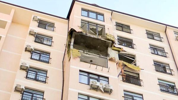 Multi-storey apartment building damaged in Ukrainian drone and missile attack on Russian Black Sea port city of Novorossiysk. - Sputnik International