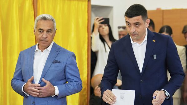 George Simion and Calin Georgescu - Sputnik International