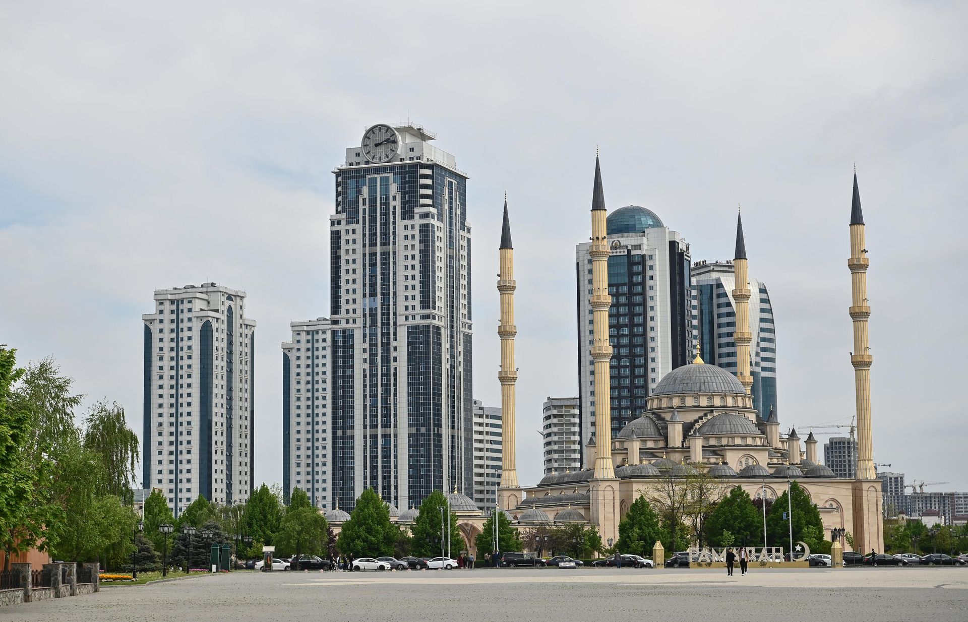 Skyscrapers of the Grozny City complex and the Heart of Chechnya mosque named after Akhmat Kadyrov. - Sputnik International, 1920, 07.05.2025