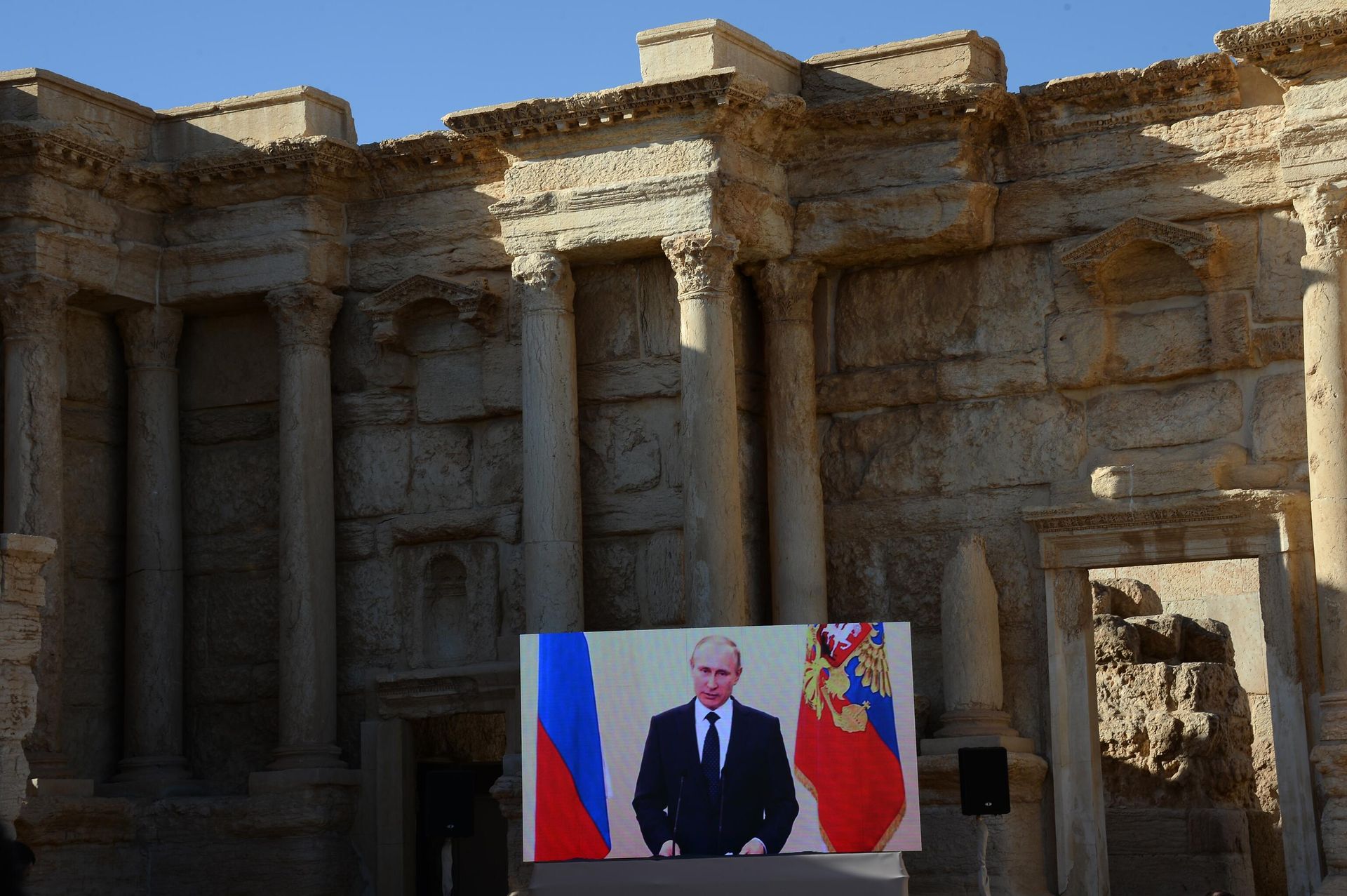 Broadcast of an address by Russian President Vladimir Putin in the Roman Amphitheater of Syrian Palmyra, liberated from the terrorists of the ISIS* - Sputnik International, 1920, 07.05.2025