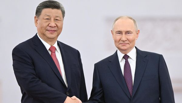 Vladimir Putin and Xi Jinping - Sputnik International