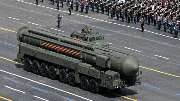 An autonomous launcher of the Yars PGRK on Red Square in Moscow during a military parade dedicated to the 80th anniversary of Victory in the Great Patriotic War. - Sputnik International