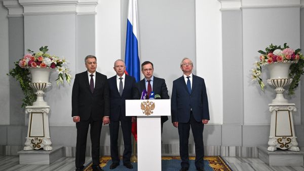 Russian delegation talks to the press following negotiations with Ukraine in Istanbul - Sputnik International