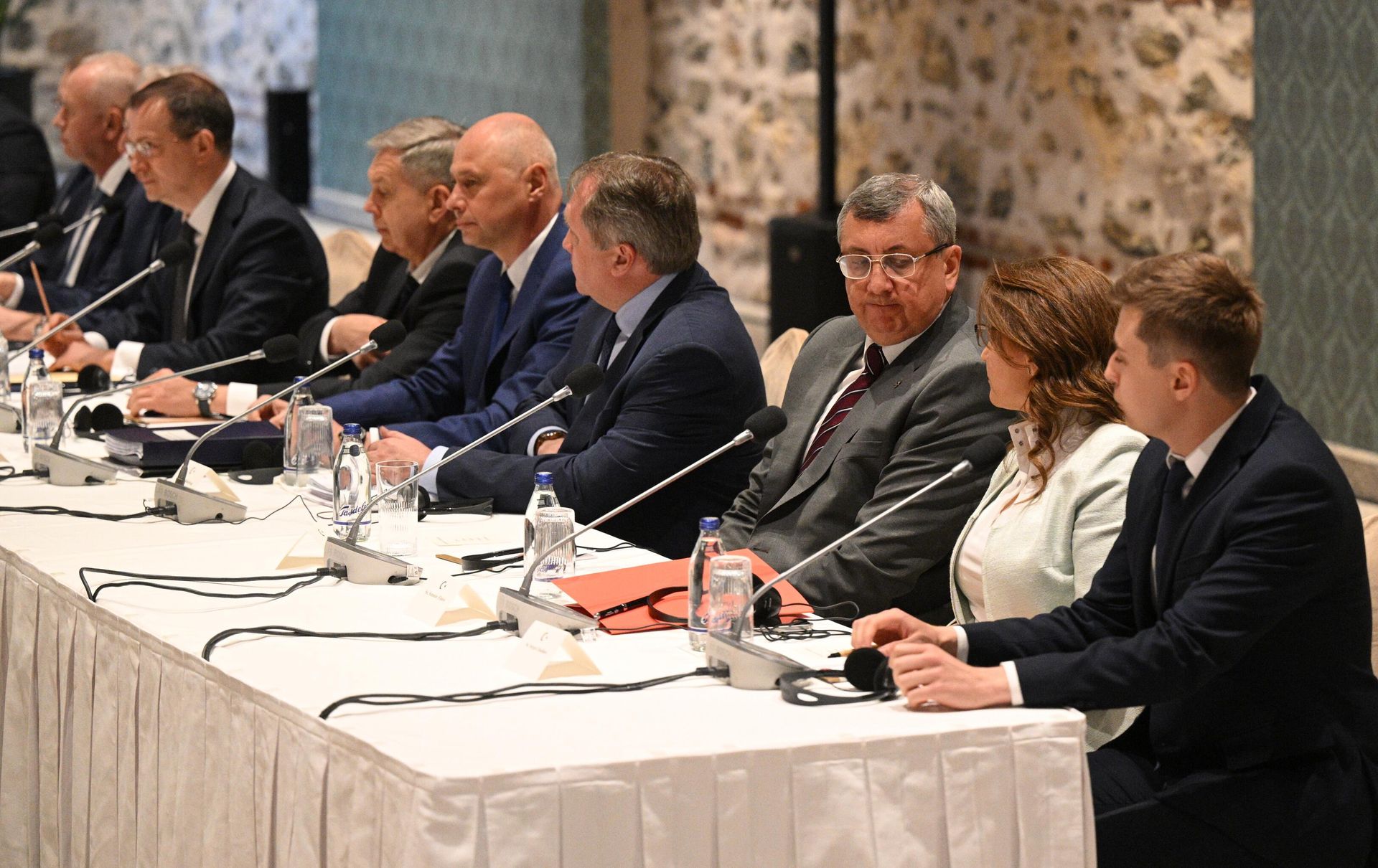 Members of the Russian delegation at the negotiations between the delegations of Russia and Ukraine in Istanbul. - Sputnik International, 1920, 16.05.2025