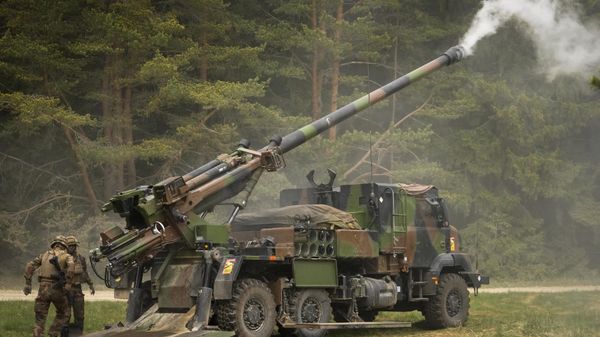 French soldiers fire a French-made CAESAR self-propelled howitzer during the Spring Storm 2023 military drills. - Sputnik International