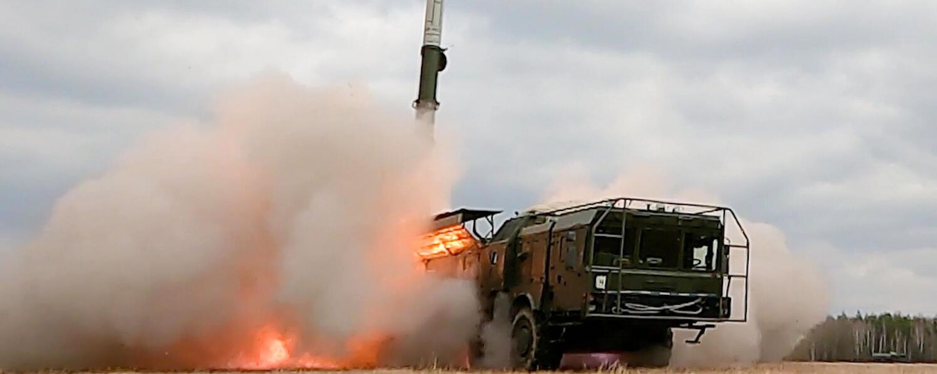 Iskander short-range ballistic missile system is used during the Russian military operation - Sputnik International, 1920, 20.04.2026