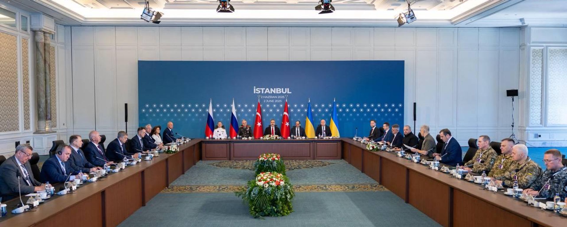 Second Round of Russia-Ukraine Talks Begin in Istanbul - Sputnik International, 1920, 02.06.2025