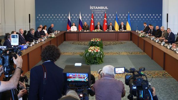 Direct negotiations between the delegations of Russia and Ukraine at the Ciragan Palace in Istanbul. Direct negotiations between the delegations of Russia and Ukraine at the Ciragan Palace in Istanbul. - Sputnik International