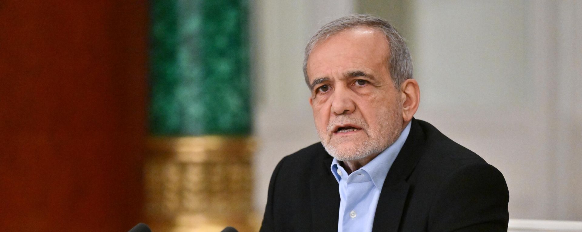 Iranian President Masoud Pezeshkian - Sputnik International, 1920, 08.04.2026