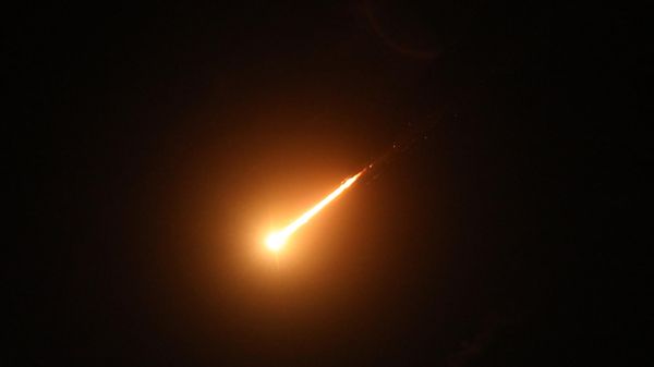 Iran's continues its retaliatory attacks with ballistic missiles towards Israel as seen from Hebron, West Bank o - Sputnik International