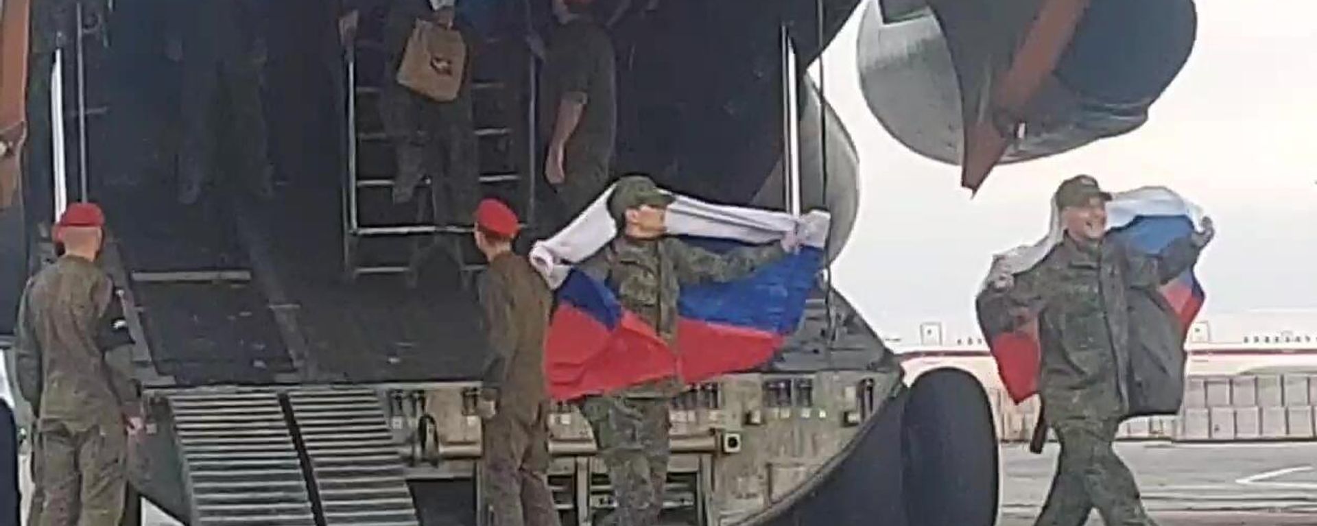 Return of Russian servicemen from Ukrainian captivity - Sputnik International, 1920, 19.06.2025