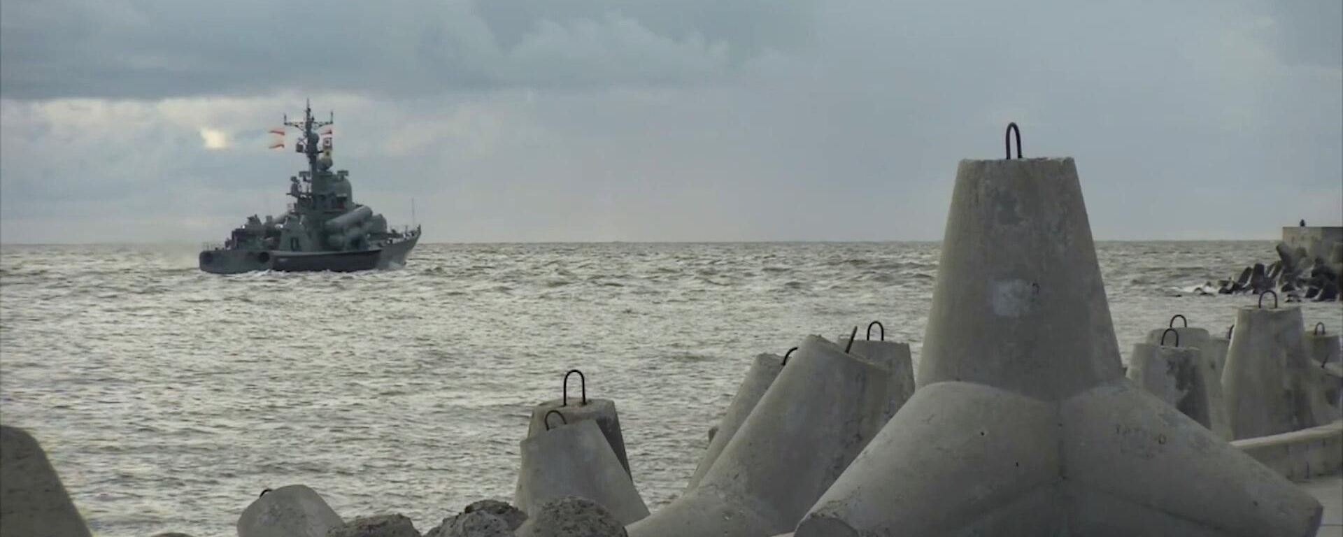 A Russian warship takes part in planned exercises of the Russian Baltic Fleet involving 3,000 military personnel, 20 warships, around 25 aircraft and helicopters, and up to 70 units of military and specialised equipment to defend their bases in the Baltic Sea, Russia.  - Sputnik International, 1920, 01.05.2026