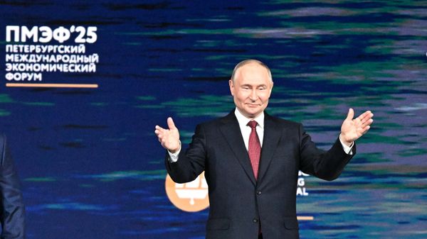 Russian President Vladimir Putin takes the stage at the plenary session of the St. Petersburg International Economic Forum Russian President Vladimir Putin takes the stage at the plenary session of the St. Petersburg International Economic Forum - Sputnik International